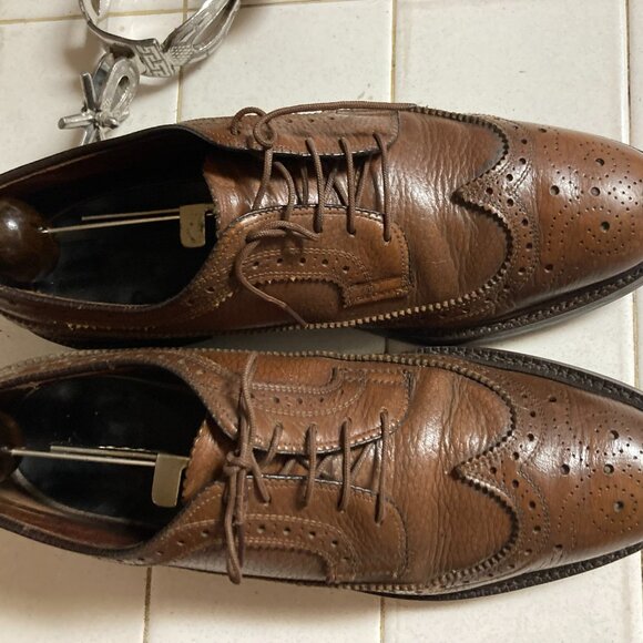 VINTAGE WING TIP MADE IN USA SHOES 9 C main image 15